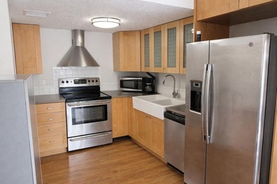 Welcome to Finisterra Condominiums, a gated waterfront community - photo 4