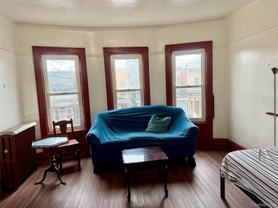 Your perfect opportunity to own a spacious, fully detached, 2 - photo 2