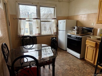 Your perfect opportunity to own a spacious, fully detached, 2 - photo 3