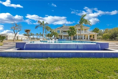 Gorgeous lakeside retreat offering the perfect getaway or - photo 27