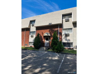 Move right into this beautifully updated 1-bedroom, 1-bath condo - photo 1