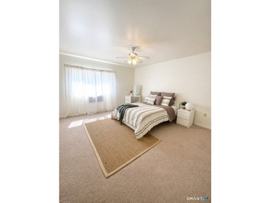 Move right into this beautifully updated 1-bedroom, 1-bath condo - photo 8