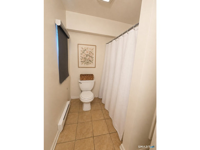 Move right into this beautifully updated 1-bedroom, 1-bath condo - photo 10