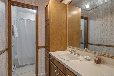 Welcome to this charming 4-bedroom, 2 full bath Mustapick - photo 12