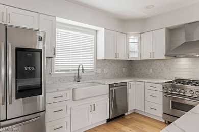 Welcome to 1457 W 52nd, a beautifully renovated 3-bedroom, 3 - photo 14