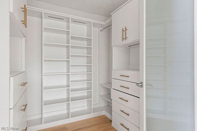 Welcome to 1457 W 52nd, a beautifully renovated 3-bedroom, 3 - photo 26