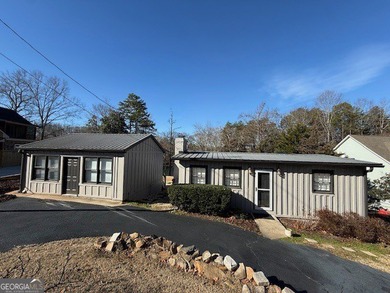 Lake Lanier Home For Sale in Flowery Branch Georgia