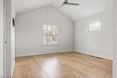 Welcome to 1457 W 52nd, a beautifully renovated 3-bedroom, 3 - photo 31