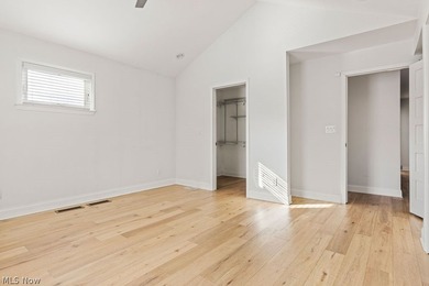 Welcome to 1457 W 52nd, a beautifully renovated 3-bedroom, 3 - photo 32