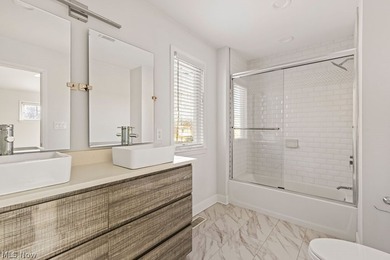 Welcome to 1457 W 52nd, a beautifully renovated 3-bedroom, 3 - photo 33