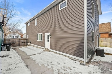 Welcome to 1457 W 52nd, a beautifully renovated 3-bedroom, 3 - photo 39