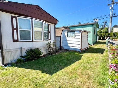 In a small, attractive 55+ park NEAR BEACHES and the harbor - photo 14