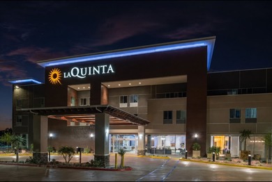 Rare opportunity to acquire a substantially advanced hotel - photo 1