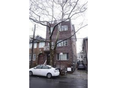 ONCE-IN-A-LIFETIME OPPORTUNITY TO OWN A CASTE-LIKE BUILT-UP(R6 - photo 1