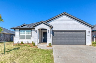 Lake Overholser Home For Sale in Yukon Oklahoma