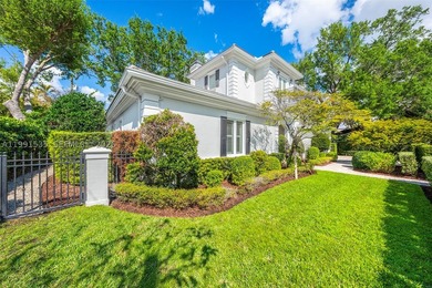 A refined and elegant designer-owned residence located in South - photo 8