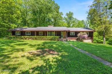 (private lake, pond, creek) Home For Sale in Knoxville Tennessee