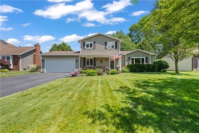 Meticulously maintained 4 bedroom and 2.5 bath split-level in - photo 1