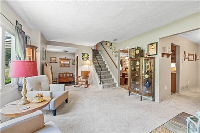 Meticulously maintained 4 bedroom and 2.5 bath split-level in - photo 5