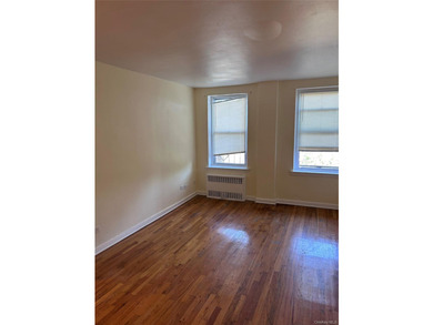 This a cozy coop convenient to transportation, schools, places - photo 3
