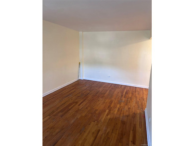 This a cozy coop convenient to transportation, schools, places - photo 4