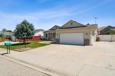 Welcome to this beautifully maintained 3-bedroom, 2-bath - photo 3
