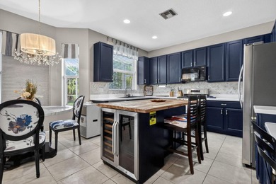 Great home in a beautiful gated community with lake views! - photo 17