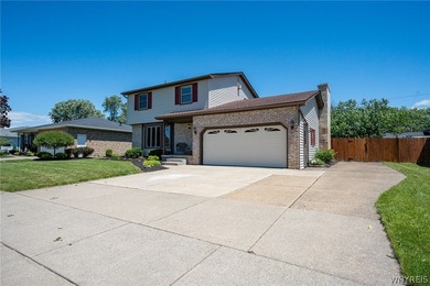 Welcome to 26 Harwood Rd! This beautufully maintained two-story - photo 3