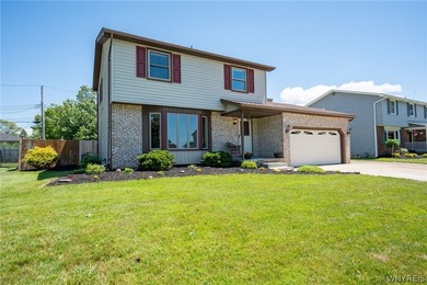 Welcome to 26 Harwood Rd! This beautufully maintained two-story - photo 4