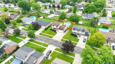 Welcome to 26 Harwood Rd! This beautufully maintained two-story - photo 6