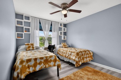 Great home in a beautiful gated community with lake views! - photo 40