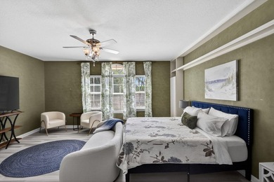 Great home in a beautiful gated community with lake views! - photo 46