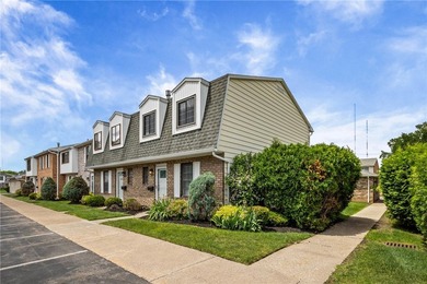 Brighton welcomes you home to this beautifully updated end-unit - photo 2