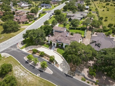 Impressive 4 bedroom, 3.5 bath home (3947 sf) in Comanche Trace - photo 2
