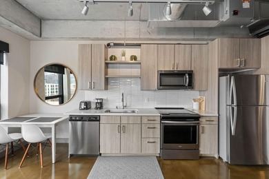 Welcome to Sable, one of the newest condo buildings in North - photo 4