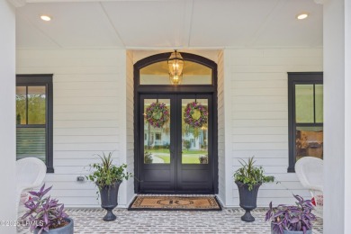 3-Bed Coastal Home in Coosaw Point with Fireplaces, 3-Car Garage