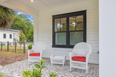 3-Bed Coastal Home in Coosaw Point with Fireplaces, 3-Car Garage