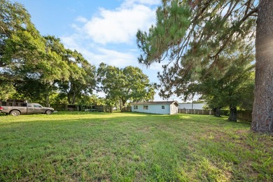 Unique opportunity to own a secluded property in the heart of - photo 12