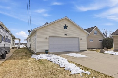 Beautifully renovated and fully furnished Houghton Lakefront - photo 47