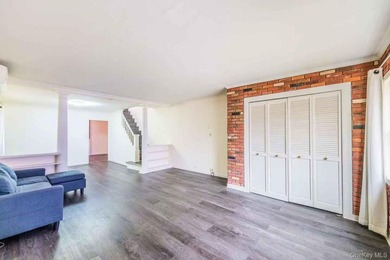 Welcome to this beautifully maintained single-family home - photo 11
