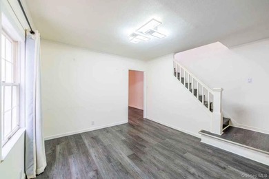 Welcome to this beautifully maintained single-family home - photo 13