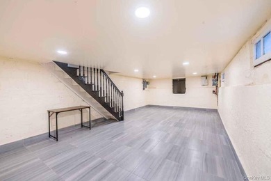 Welcome to this beautifully maintained single-family home - photo 24