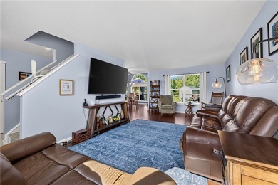 Welcome to this beautifully updated 3-bedroom, 2.5-bath - photo 5