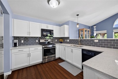Welcome to this beautifully updated 3-bedroom, 2.5-bath - photo 8
