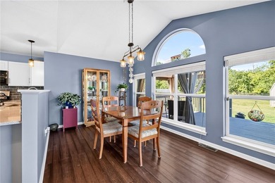 Welcome to this beautifully updated 3-bedroom, 2.5-bath - photo 9