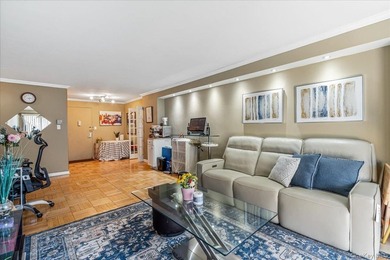 Welcome to this one-bedroom mid-size apartment at The Versailles - photo 7