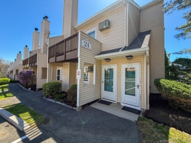 Lake Condo For Sale in Danbury, Connecticut