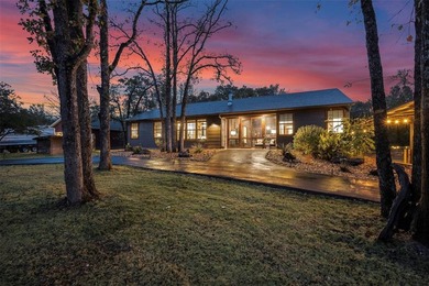 Cedar Creek Lake Home For Sale in Eustace Texas