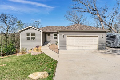 Lake Taneycomo Home Sale Pending in Forsyth Missouri