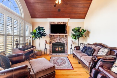 *MOVE-IN-READY, FULLY FURNISHED * Step into this meticulously